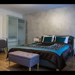 Au Manoir Des Vallees 4*
