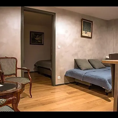 Au Manoir Des Vallees 4*