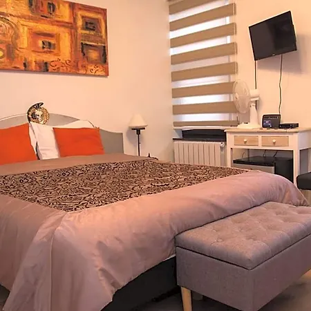Au Manoir Des Vallees Couette-café 4*