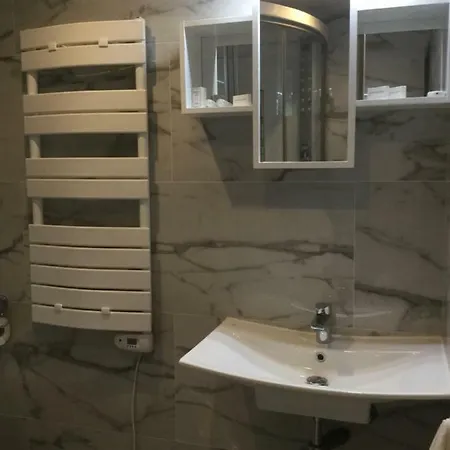 Au Manoir Des Vallees 4* Maffe