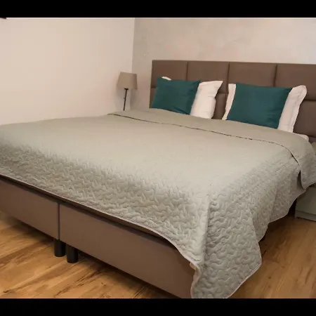 Au Manoir Des Vallees