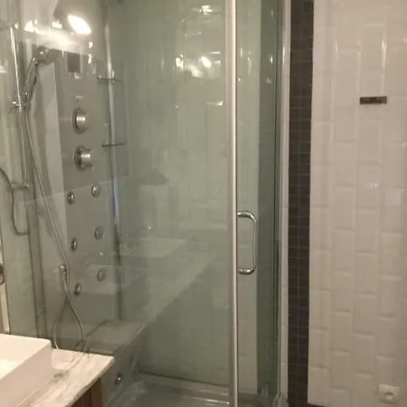 Au Manoir Des Vallees 4*