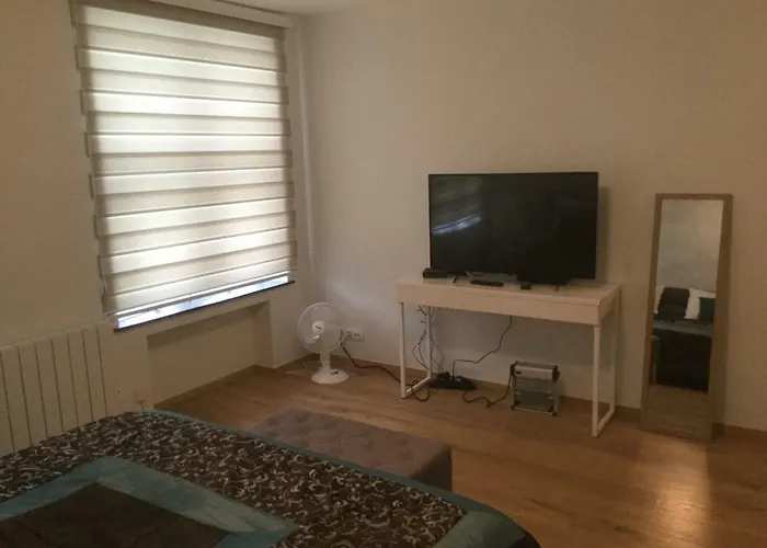 Au Manoir Des Vallees Bed & Breakfast